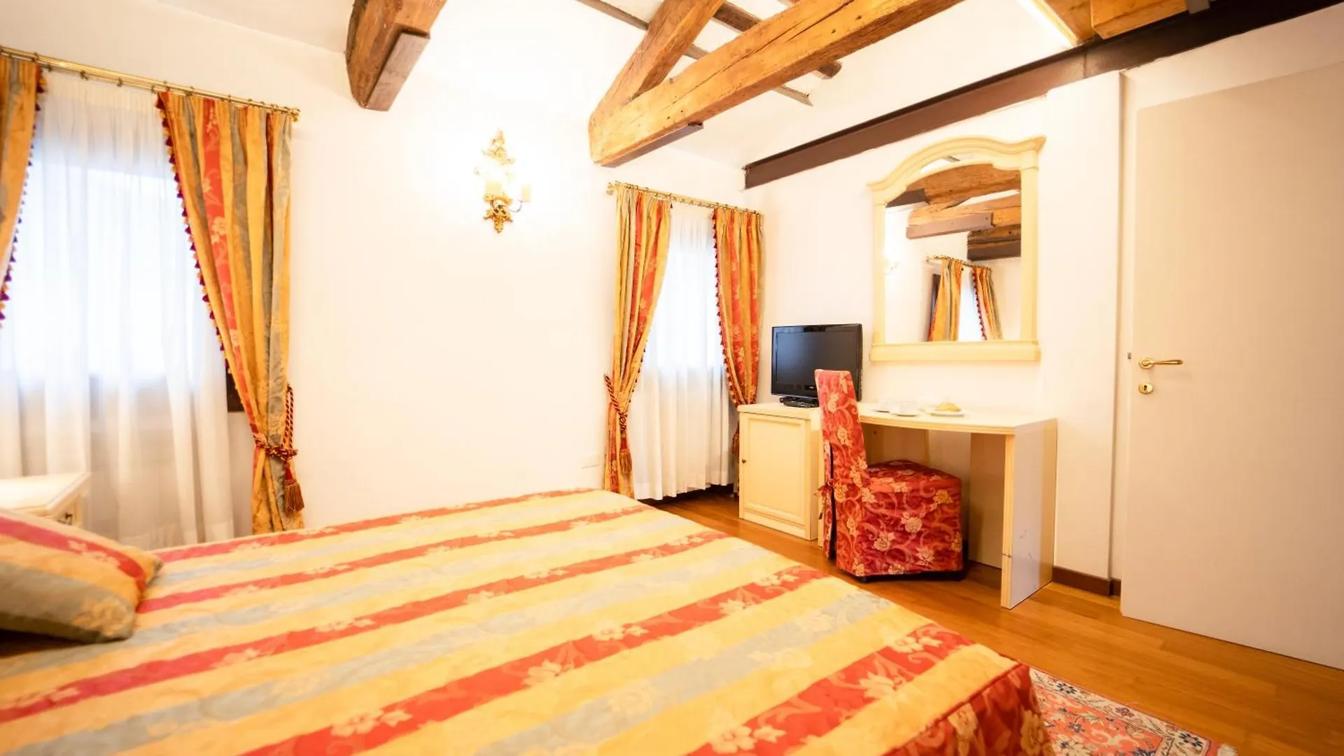 Furlani Apartments Venice 0*,  Italy